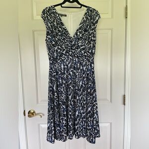 Jones Wear Sleeveless Dress (SZ 14) Navy and, Black, and White Floral
